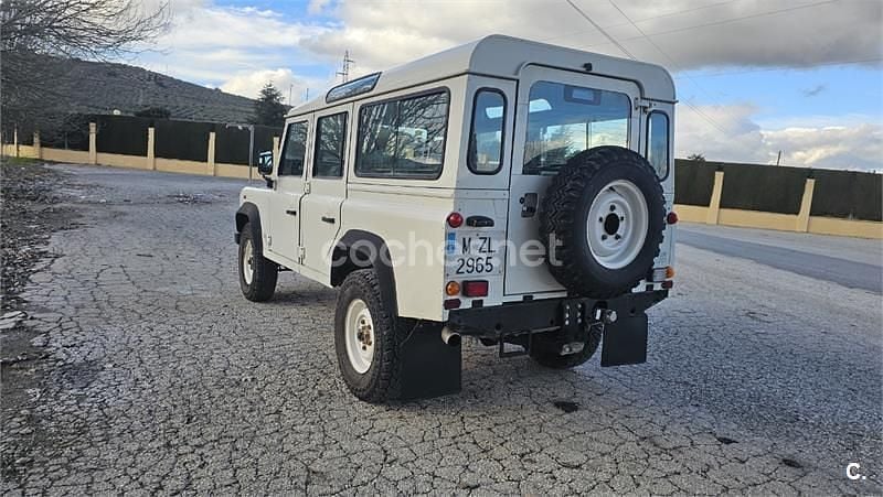 Usado Land Rover Defender 122 CV (89 kW) 2000 Blanco Familiar