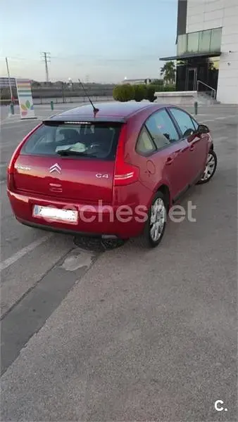Usado Citroën C4 VTR Sport 110 CV (80 kW) 2007 Rojo Berlina
