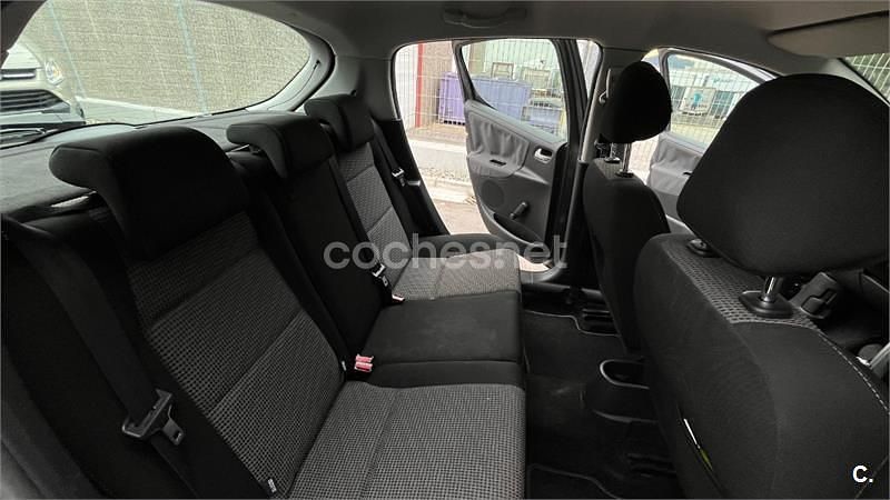 Usado Peugeot 207 Sport 95 CV (69 kW) 2009 Gris / plata Berlina