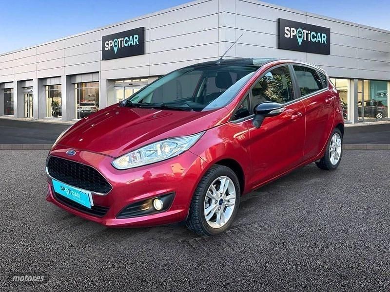 Rojo Usado 2017 Ford Fiesta Trend Berlina | 10.490 € (Precio justo) - Imagen 1/4