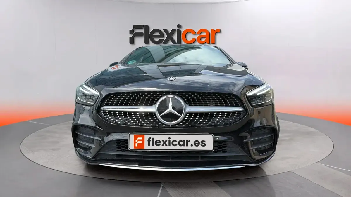 Usado Mercedes B200 150 CV (110 kW) 2020 Negro Utilitario