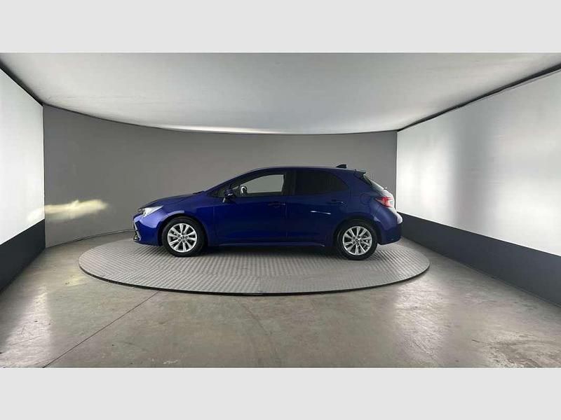 Usado Toyota Corolla Active 140 CV (102 kW) 2024 Azul Berlina