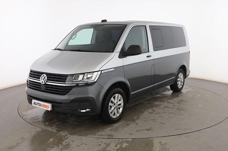 Usado VW Multivan Trendline 150 CV (110 kW) 2021 Gris Van