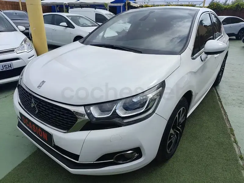 Usado DS Automobiles DS4 Design 131 CV (96 kW) 2015 Blanco Berlina
