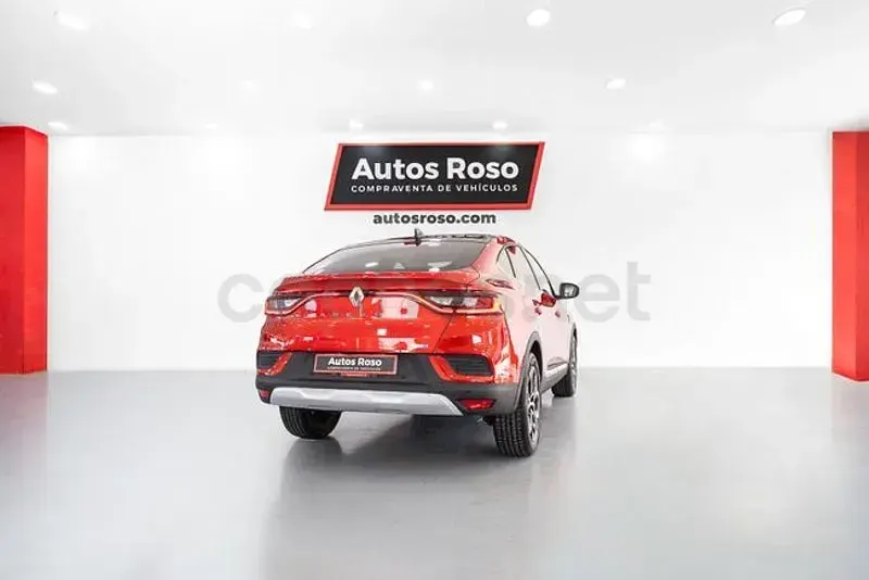 Usado Renault Arkana Zen 145 CV (106 kW) 2022 Rojo SUV
