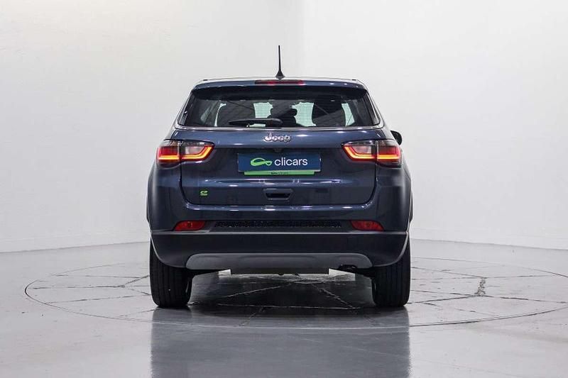 Usado Jeep Compass Altitude 129 CV (94 kW) 2024 Azul SUV