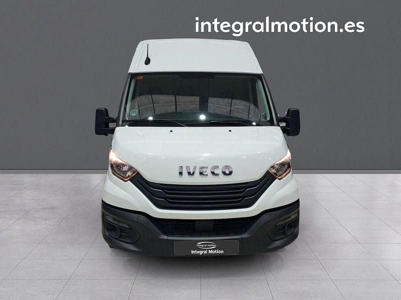 Usado Iveco Daily 156 CV (114 kW) 2023 Blanco Van