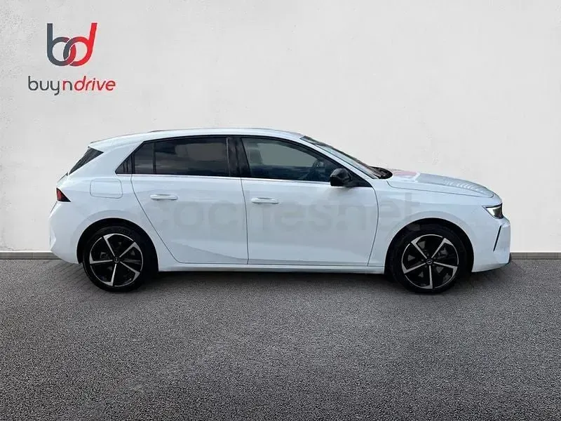 Usado Opel Astra Elegance 181 CV (133 kW) 2023 Blanco Utilitario