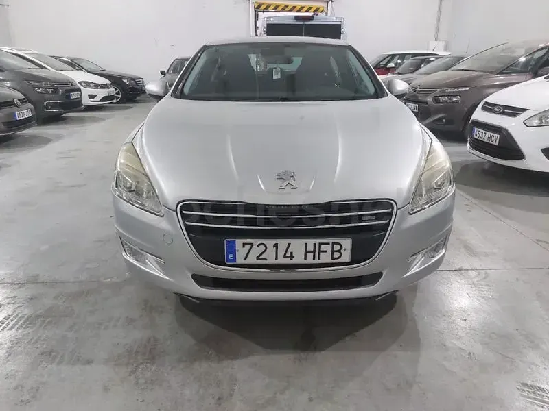 Usado Peugeot 508 Active 112 CV (82 kW) 2011 Gris / plata Berlina