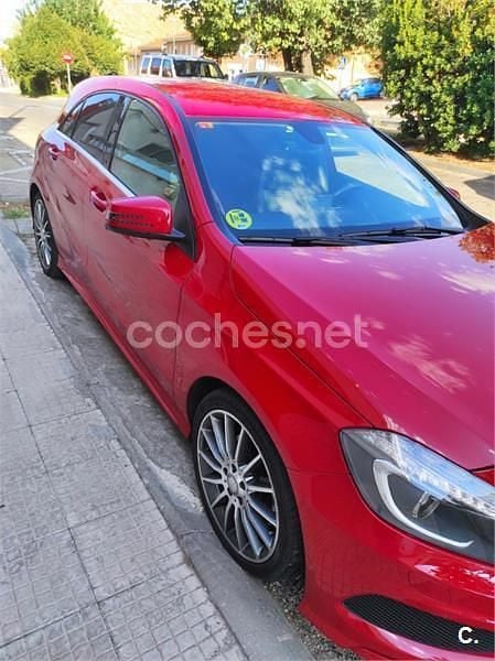Usado Mercedes A180 AMG line 109 CV (80 kW) 2014 Rojo Berlina