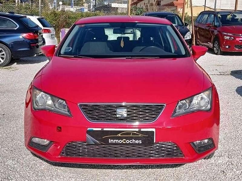 Usado Seat Leon ST Style 105 CV (77 kW) 2015 Rojo Familiar