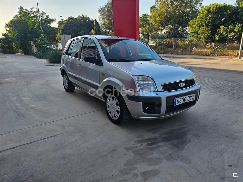 Gris / plata Usado 2005 Ford Fusion Berlina | 1850 € (Super precio) - Imagen 1/2
