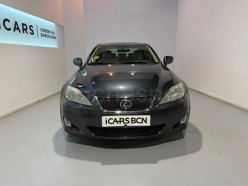 Usado Lexus IS220d Luxury Line 177 CV (130 kW) 2007 Azul Berlina