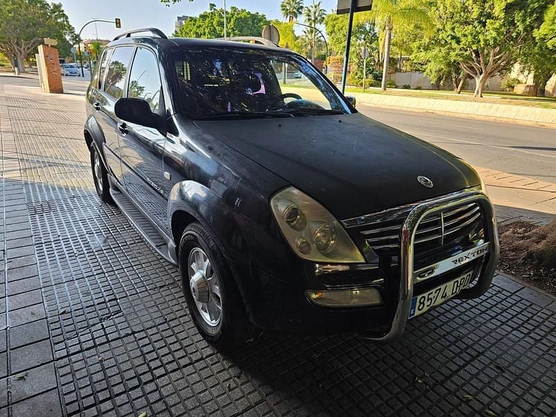 Negro Usado 2005 Ssangyong (KGM) Rexton SUV | 5990 € - Imagen 1/4