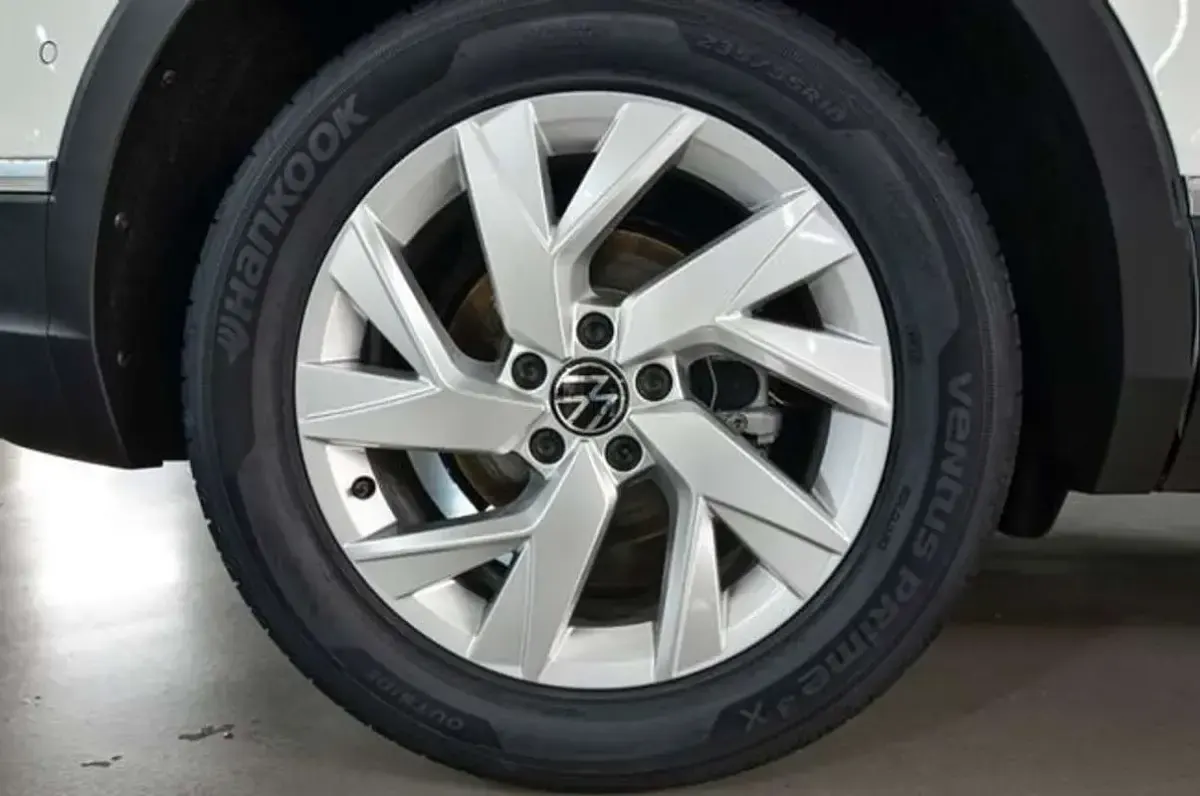 Usado VW Taigo 95 CV (69 kW) 2022 Plateado SUV
