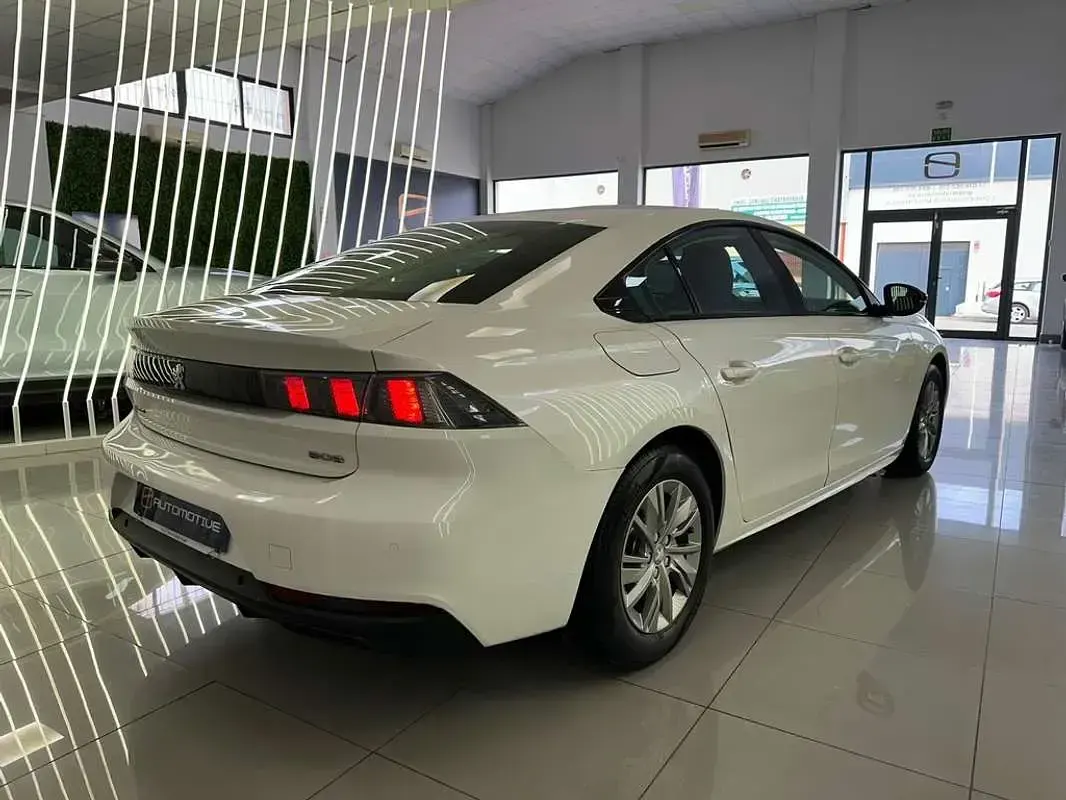 Usado Peugeot 508 Active 131 CV (96 kW) 2023 Blanco Berlina