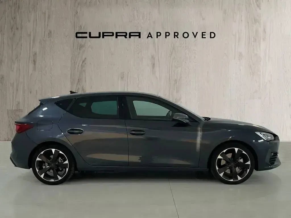 Usado Cupra Leon 204 CV (150 kW) 2024 Gris / plata Berlina