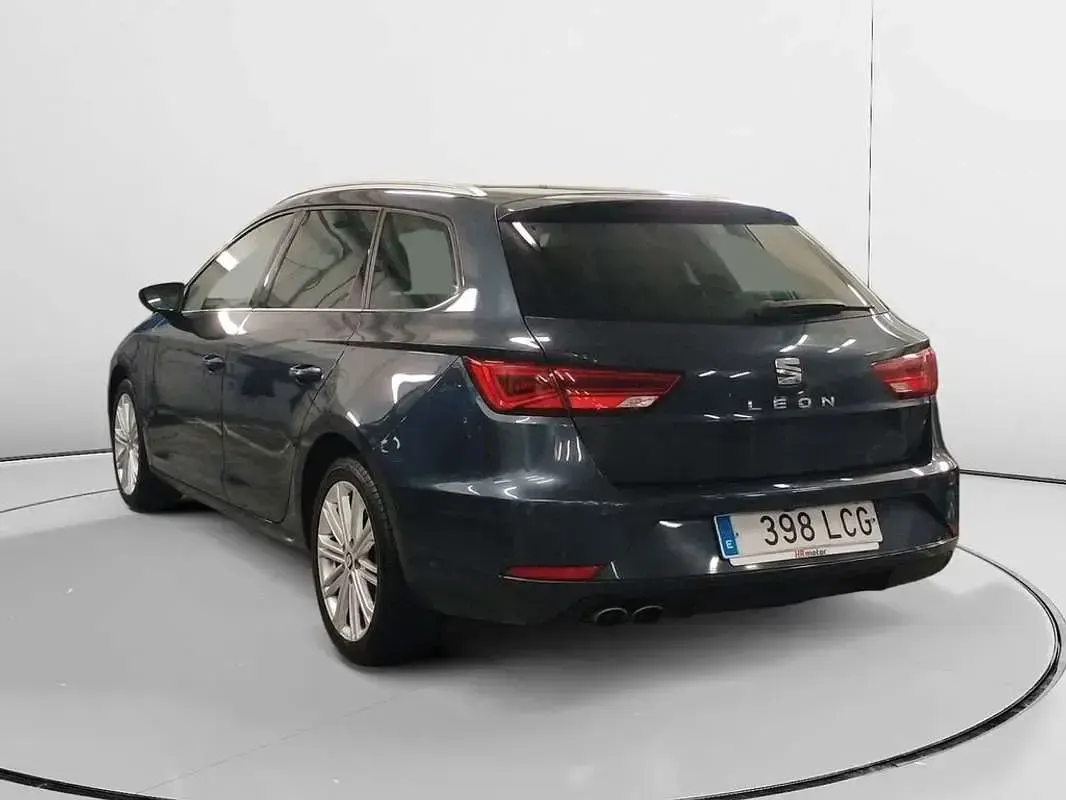 Usado Seat Leon ST XCELLENCE 150 CV (110 kW) 2019 Gris Familiar