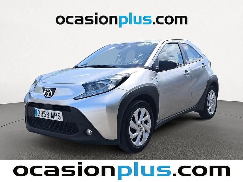 Gris Usado 2024 Toyota Aygo Play Utilitario | 13.334 € (Precio justo) - Imagen 1/4