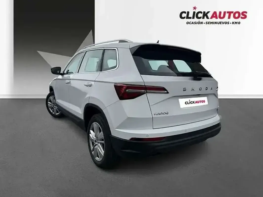 Usado Skoda Karoq Selection 151 CV (111 kW) 2025 Blanco SUV