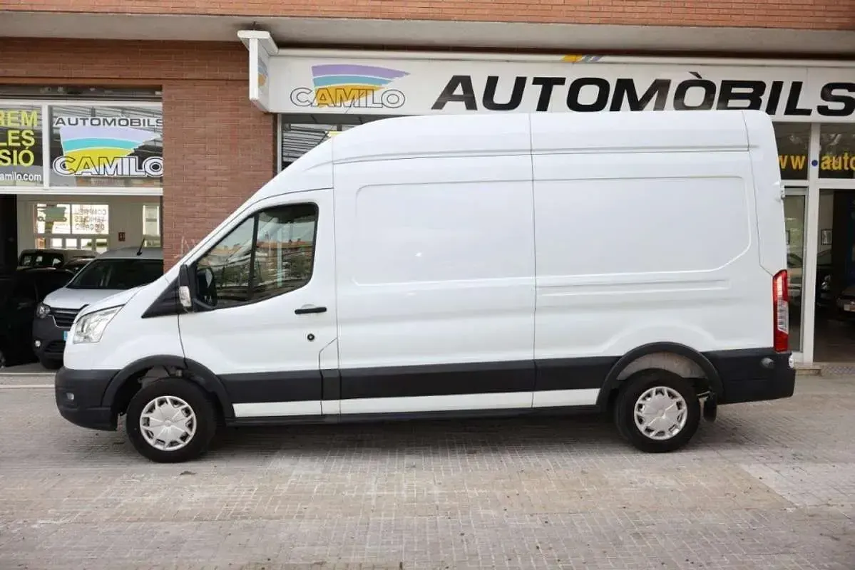 Usado Ford Transit Trend 131 CV (96 kW) 2021 Blanco Van