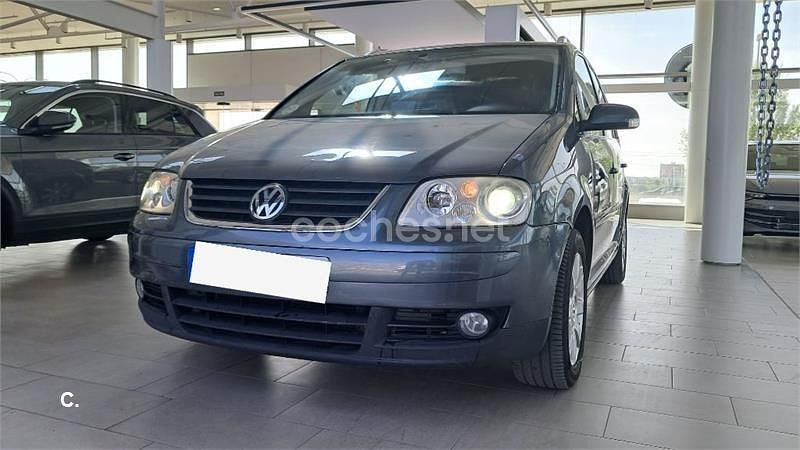 Gris / plata Usado 2005 VW Touran Edition Monovolumen | 4900 € (Precio justo) - Imagen 1/4