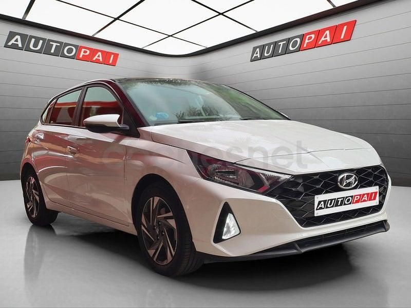 Usado Hyundai i20 100 CV (73 kW) 2021 Blanco Utilitario