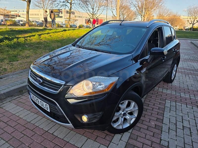 Usado Ford Kuga Titanium 136 CV (100 kW) 2010 Negro SUV