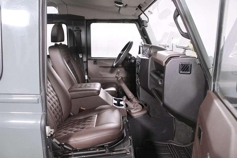 Usado Land Rover Defender 122 CV (89 kW) 2007 Verde Familiar