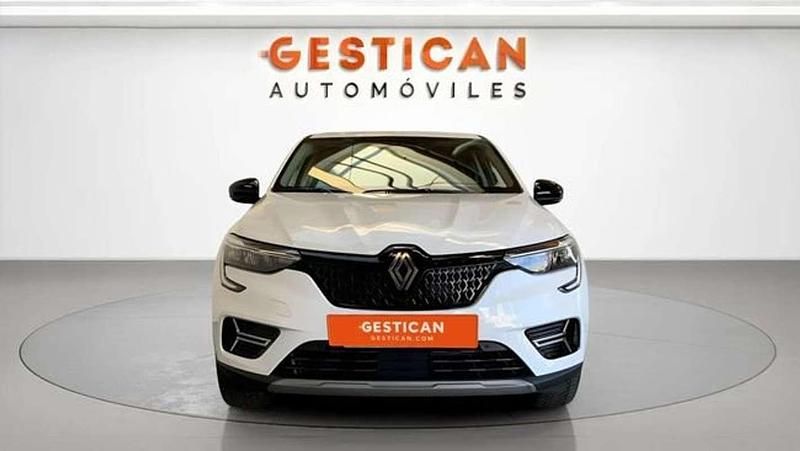 Käytetty Renault Arkana Evolution 145 HP (106 kW) 2025 Valkoinen Katumaasturi
