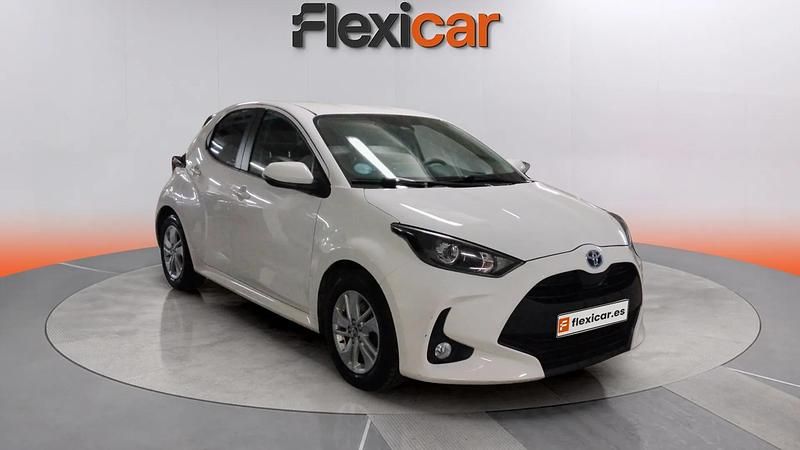 Usado Toyota Yaris Hybrid Business Edition 116 CV (85 kW) 2022 Blanco Utilitario