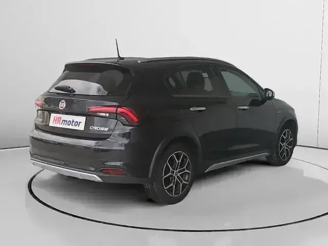 Usado Fiat Tipo Cross 101 CV (74 kW) 2021 Negro Berlina