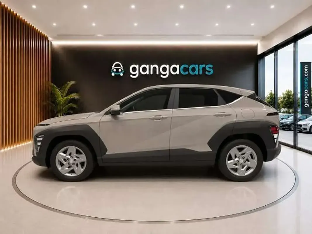 Usado Hyundai Kona 120 CV (88 kW) 2024 Gris SUV