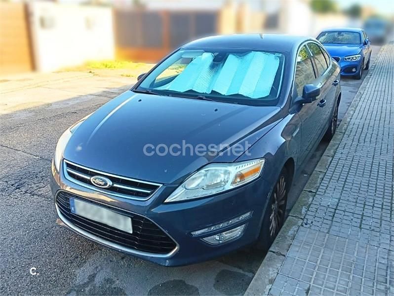 Usado Ford Mondeo Titanium 140 CV (102 kW) 2011 Azul Berlina
