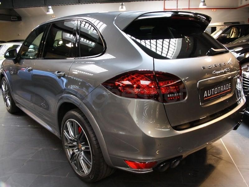 Usado Porsche Cayenne 420 CV (308 kW) 2013 Gris / plata SUV