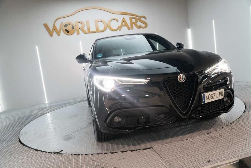 Usado Alfa Romeo Stelvio Veloce 210 CV (154 kW) 2021 Negro SUV