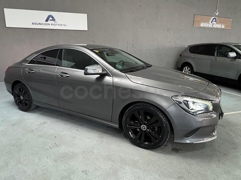 Usado Mercedes CLA200 136 CV (100 kW) 2018 Gris / plata Berlina