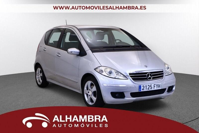 Usado Mercedes A180 Avantgarde 109 CV (80 kW) 2008 Gris / plata Monovolumen