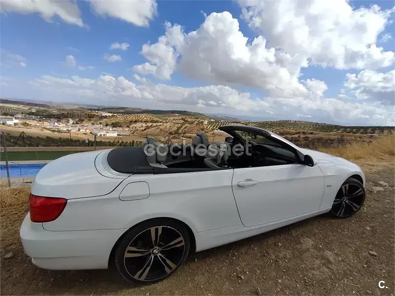 Käytetty BMW 320 Cabriolet 177 HP (130 kW) 2008 Valkoinen Avoauto
