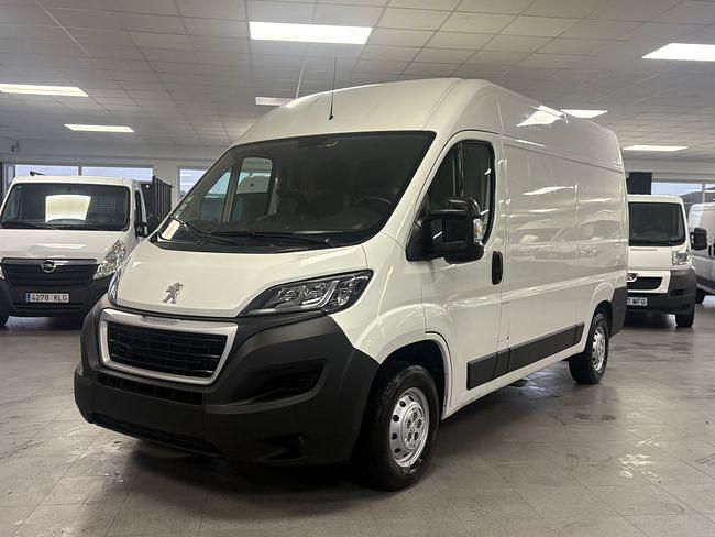 Usado Peugeot Boxer Premium 120 CV (88 kW) 2020 Blanco Van
