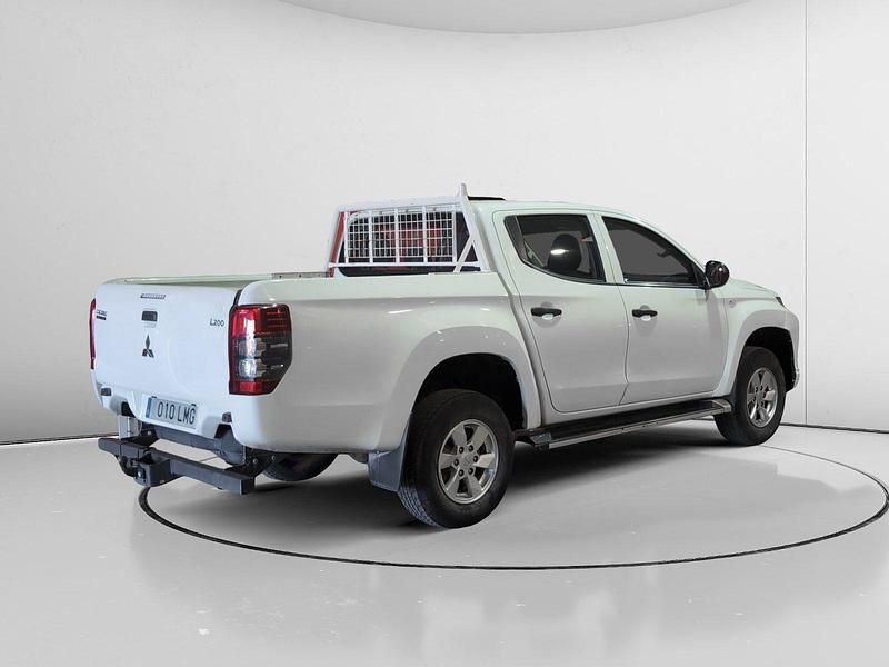Usado Mitsubishi L200 150 CV (110 kW) 2021 Blanco Pickup/Camioneta