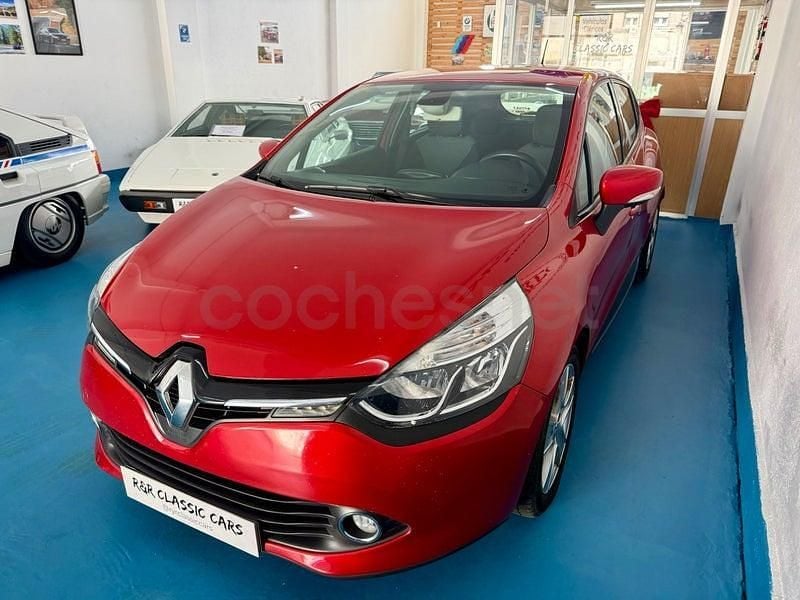 Usado Renault Clio IV Dynamique 90 CV (66 kW) 2013 Rojo Berlina