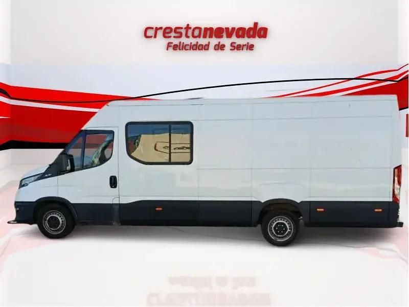 Usado Iveco Daily 136 CV (100 kW) 2021 Blanco Monovolumen