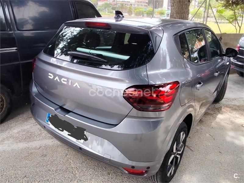 Usado Dacia Sandero Journey 91 CV (66 kW) 2024 Gris / plata Berlina