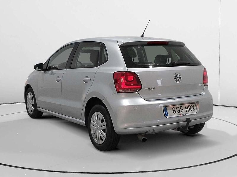 Usado VW Polo Advance 90 CV (66 kW) 2013 Gris Utilitario