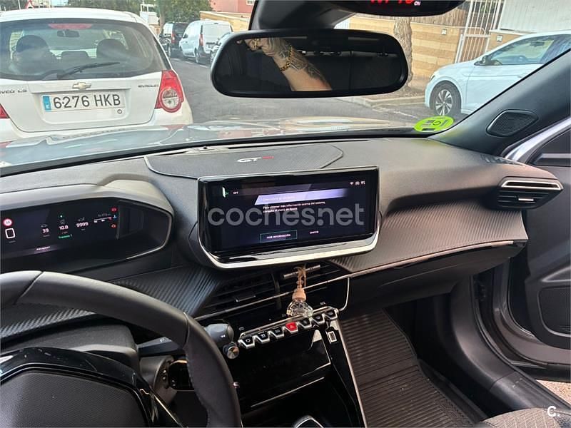 Usado Peugeot 2008 Allure 100 CV (73 kW) 2024 Gris / plata SUV