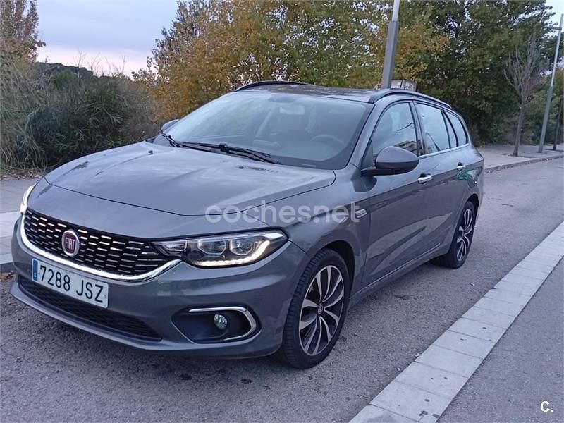 Gris / plata Usado 2016 Fiat Tipo Lounge Familiar | 9800 € (Precio justo) - Imagen 1/4