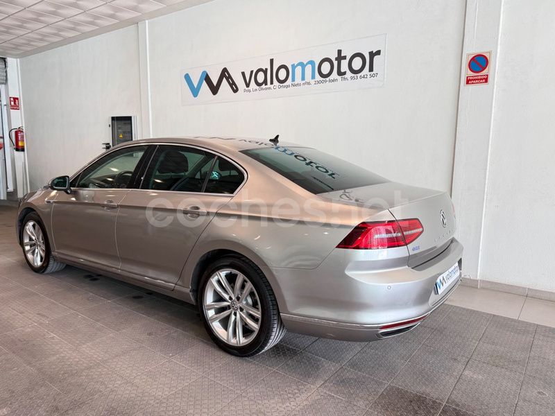 Usado VW Passat GTE 218 CV (160 kW) 2017 Gris / plata Berlina