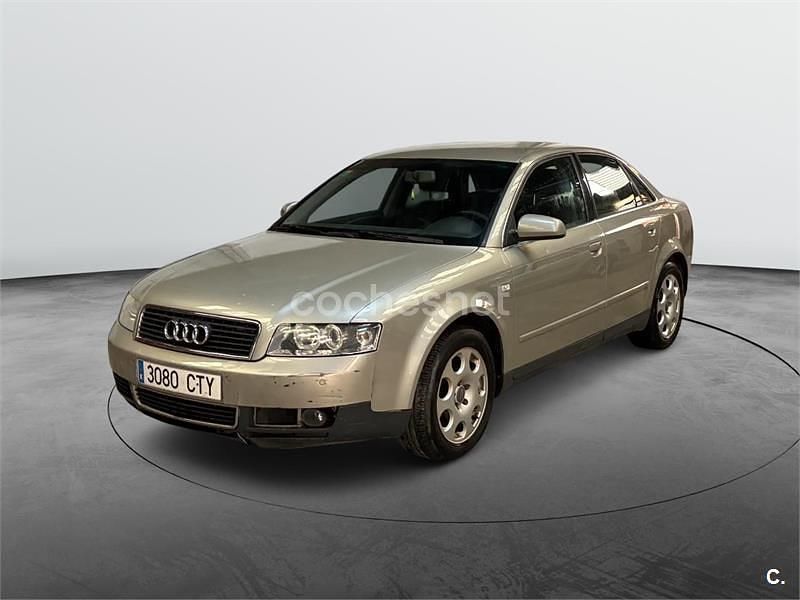 Usado Audi A4 130 CV (95 kW) 2004 Beige Berlina