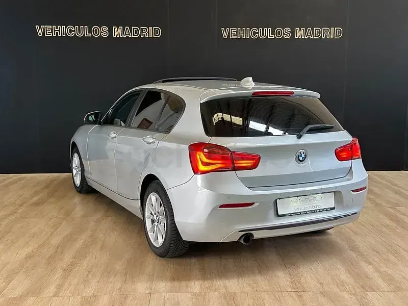 Usado BMW 118 Comfort Edition 150 CV (110 kW) 2017 Gris / plata Utilitario